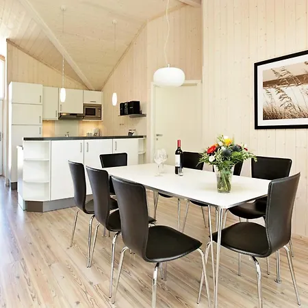 Spacious With Wellness Area بيت للعطل Großenbrode