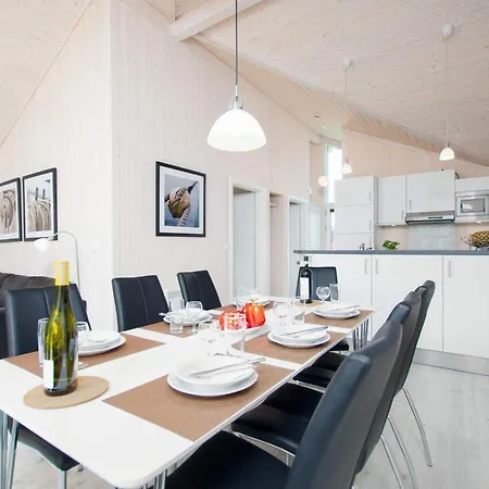 Spacious With Wellness Area بيت للعطل Großenbrode